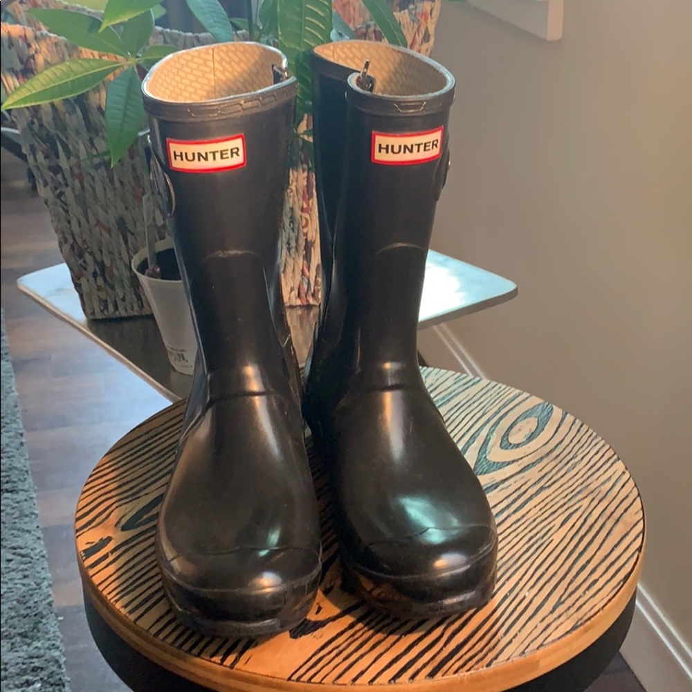 Black hunter boots